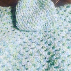 Baby blanket and hat